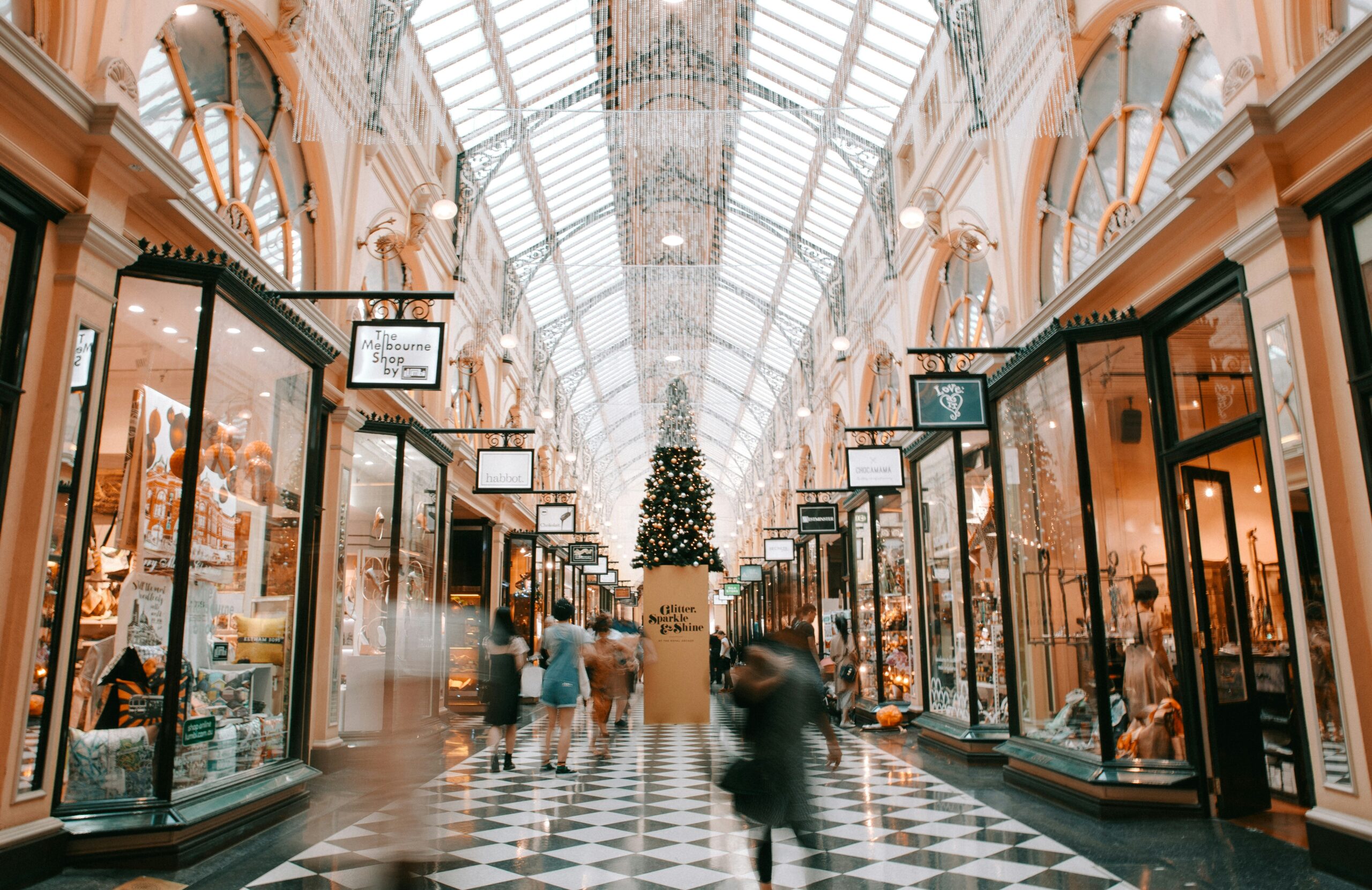 7 Holiday Shopping Trends for 2024: Boost Your Business and Stay Ahead of the Game