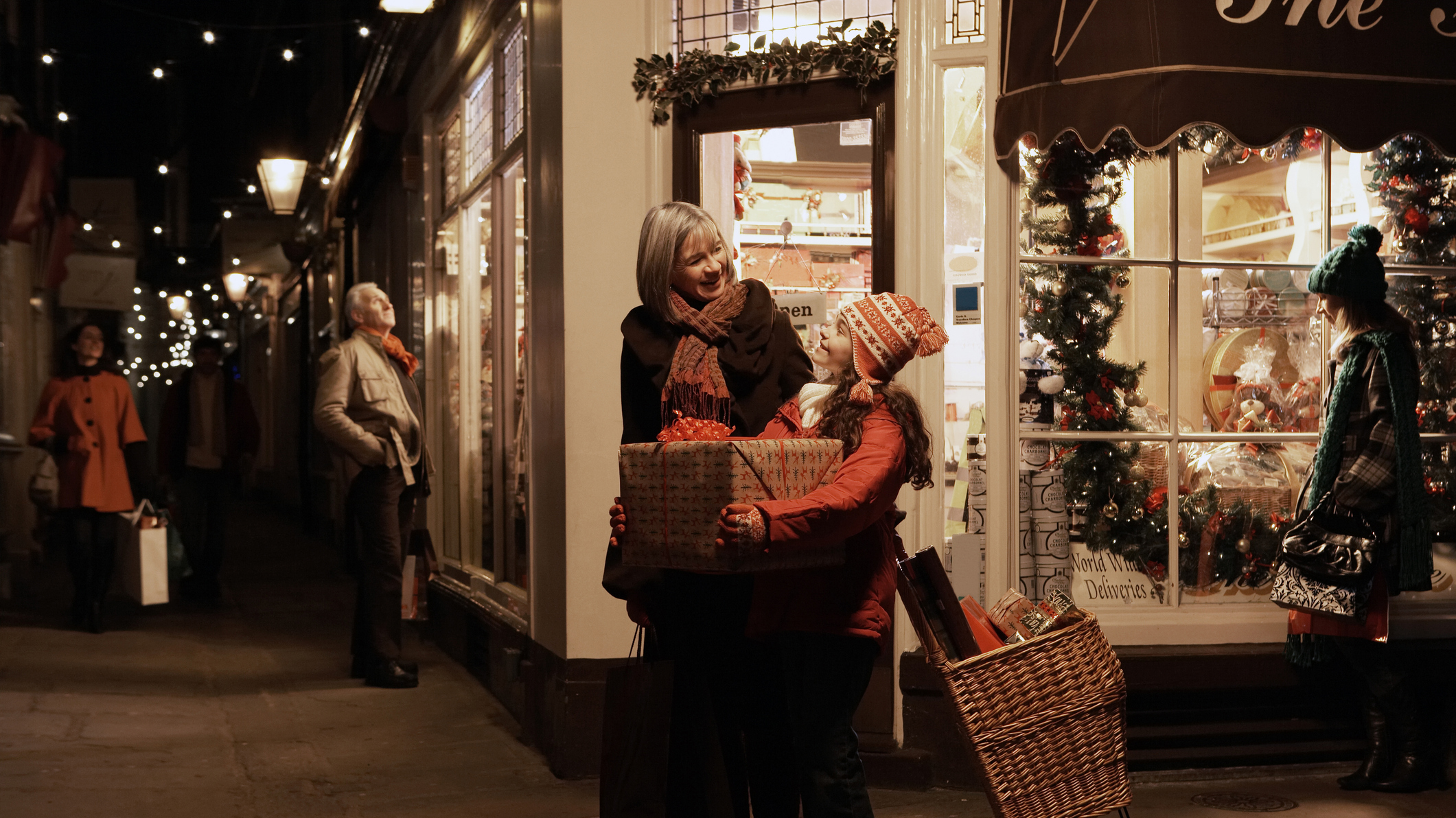 14 Holiday Marketing Tips to Boost Small Business Sales